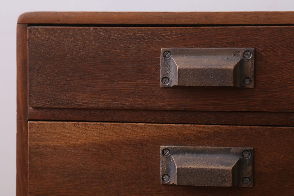 レトロ家具　昭和レトロ　ネームプレート付き!ナラ材のアンティーク小引き出し(1)