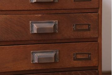 レトロ家具　昭和レトロ　ネームプレート付き!ナラ材のアンティーク小引き出し(1)