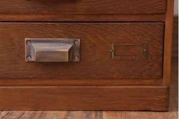 レトロ家具　昭和レトロ　ネームプレート付き!ナラ材のアンティーク小引き出し(1)