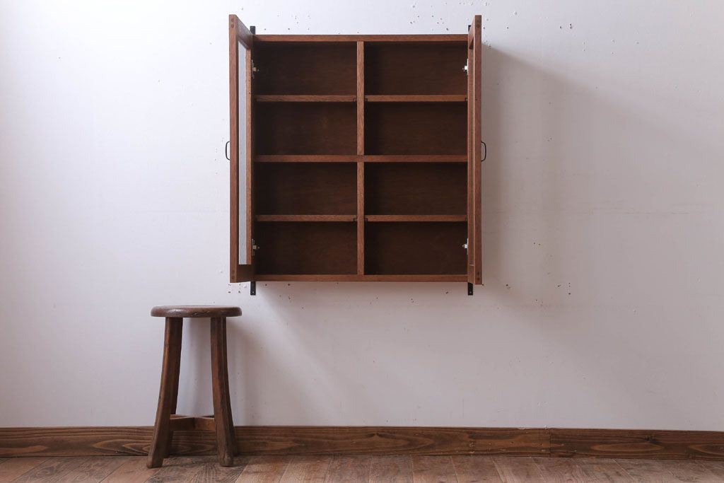 アンティーク家具　アンティーク　気泡ガラス入り!古い木のシンプルな壁掛け戸棚(3)