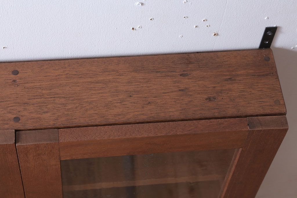 アンティーク家具　アンティーク　気泡ガラス入り!古い木のシンプルな壁掛け戸棚(3)