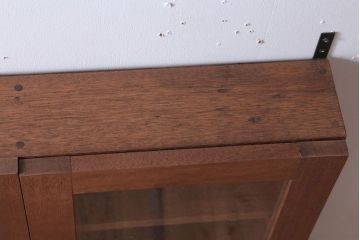 アンティーク家具　アンティーク　気泡ガラス入り!古い木のシンプルな壁掛け戸棚(3)