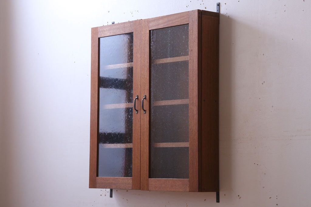 アンティーク家具　アンティーク　気泡ガラス入り!古い木のシンプルな壁掛け戸棚(3)