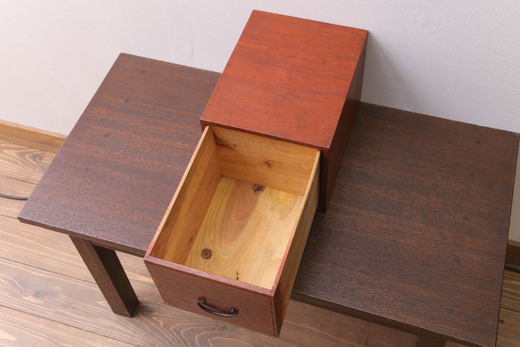 アンティーク家具　和製アンティーク　古い木製の1杯小引き出し