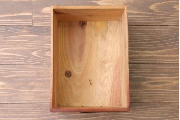 アンティーク家具　和製アンティーク　古い木製の1杯小引き出し