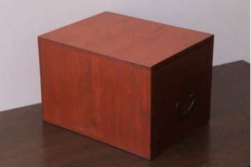 アンティーク家具　和製アンティーク　古い木製の1杯小引き出し