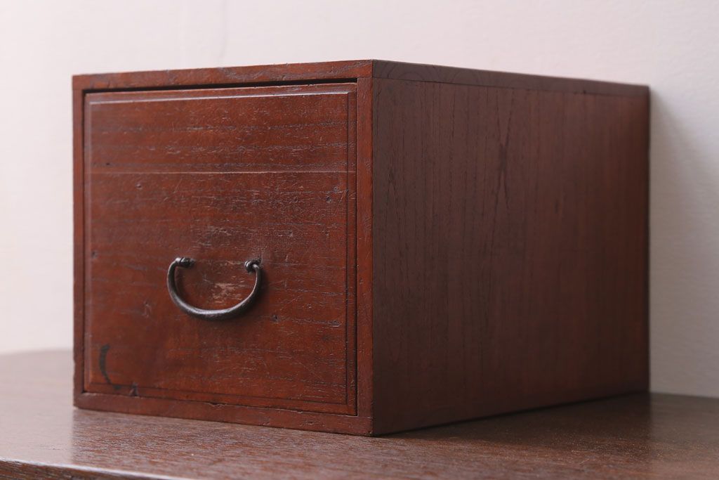 アンティーク家具　和製アンティーク　古い木製の1杯小引き出し