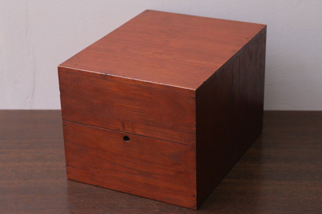 アンティーク家具　和製アンティーク　古い木製の1杯小引き出し