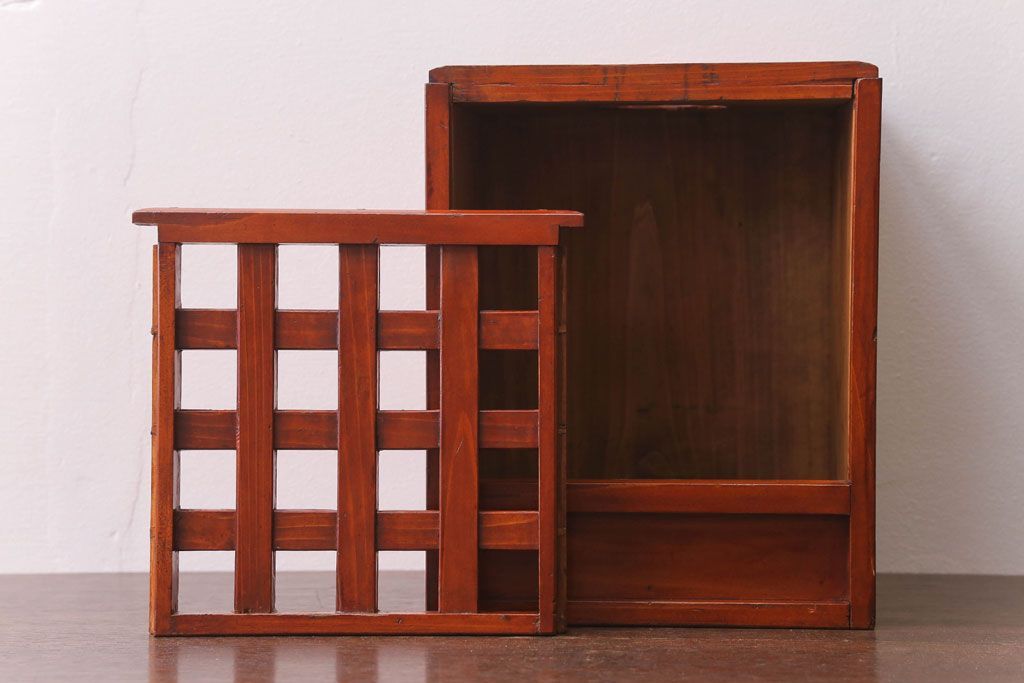 アンティーク雑貨　和製アンティーク　格子戸の古い行火(あんか)