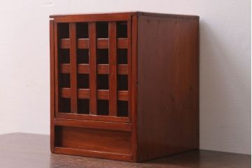 アンティーク雑貨　和製アンティーク　格子戸の古い行火(あんか)