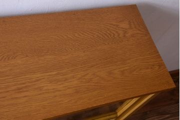 アンティーク家具　和製アンティーク　脚付きの古い木製収納棚(戸棚)