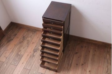 アンティーク家具　アンティーク　シックな古い木の縦型小引き出し