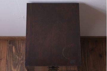 アンティーク家具　アンティーク　シックな古い木の縦型小引き出し