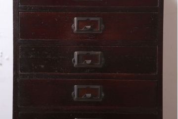 アンティーク家具　アンティーク　シックな古い木の縦型小引き出し