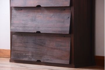アンティーク家具　和製アンティーク　古い木のパタパタ収納棚(戸棚)
