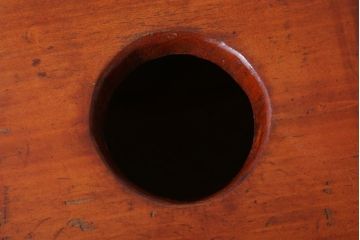 アンティーク雑貨　和製アンティーク　格子戸の古い行火(あんか)(2)