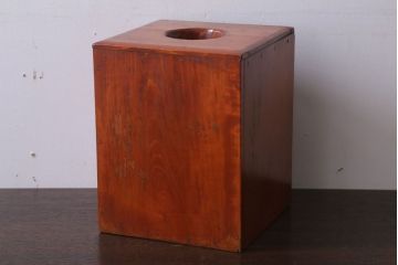 アンティーク雑貨　和製アンティーク　格子戸の古い行火(あんか)(2)