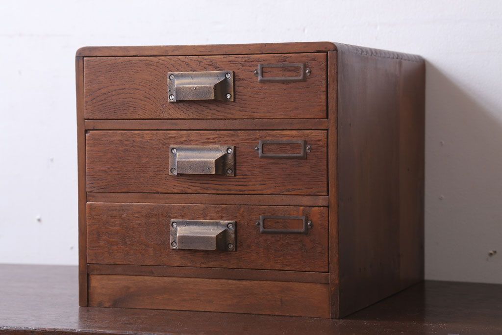 レトロ家具　昭和レトロ　ネームプレート付き!ナラ材のアンティーク小引き出し(2)