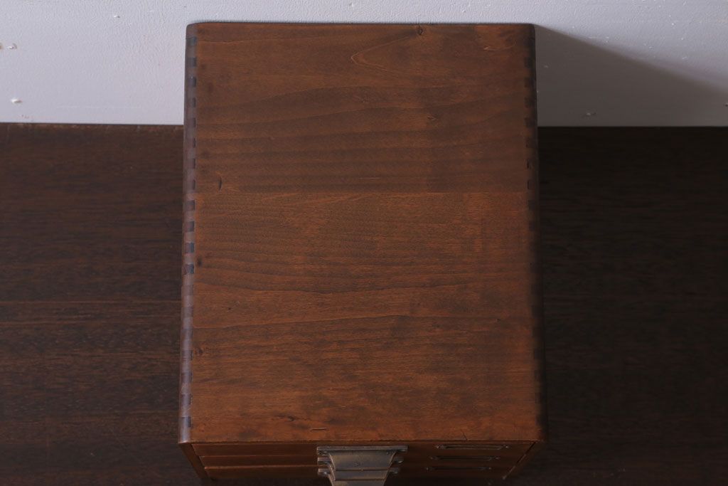 レトロ家具　昭和レトロ　ネームプレート付き!ナラ材のアンティーク小引き出し(2)