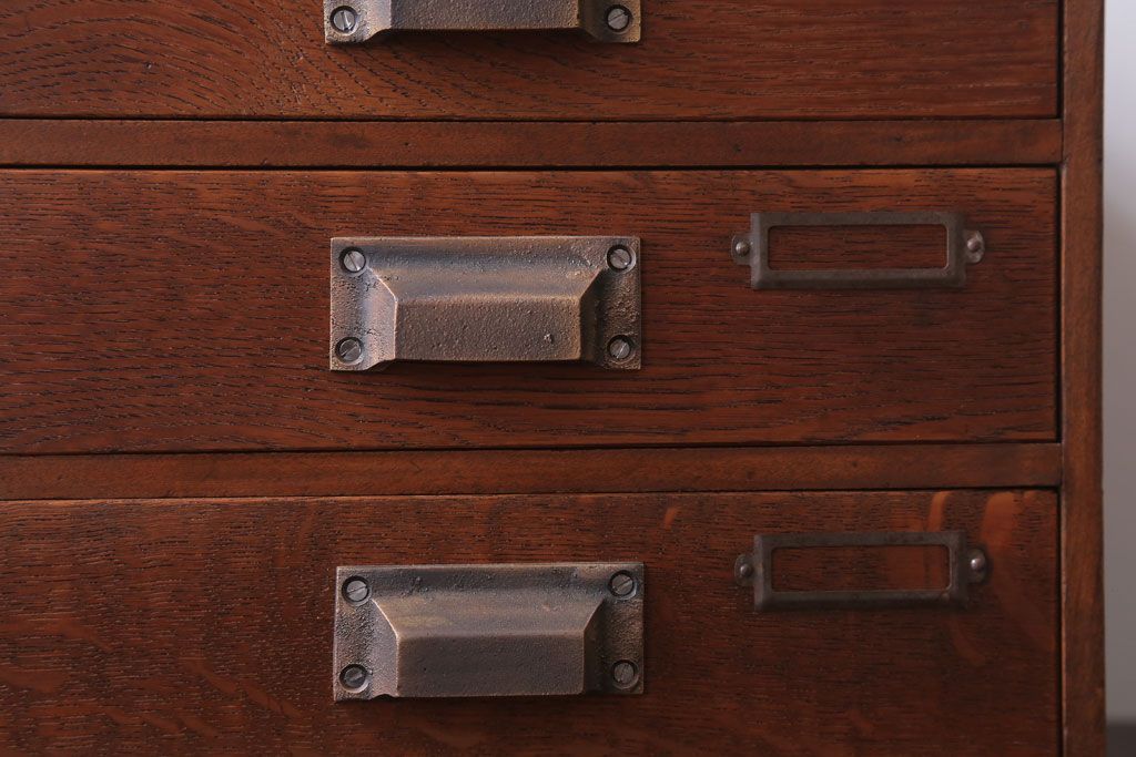 レトロ家具　昭和レトロ　ネームプレート付き!ナラ材のアンティーク小引き出し(2)