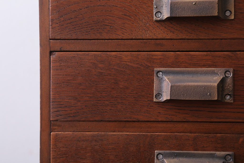 レトロ家具　昭和レトロ　ネームプレート付き!ナラ材のアンティーク小引き出し(2)