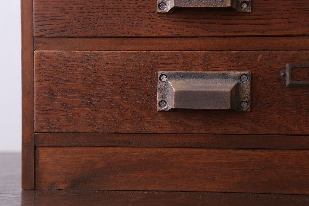 レトロ家具　昭和レトロ　ネームプレート付き!ナラ材のアンティーク小引き出し(2)