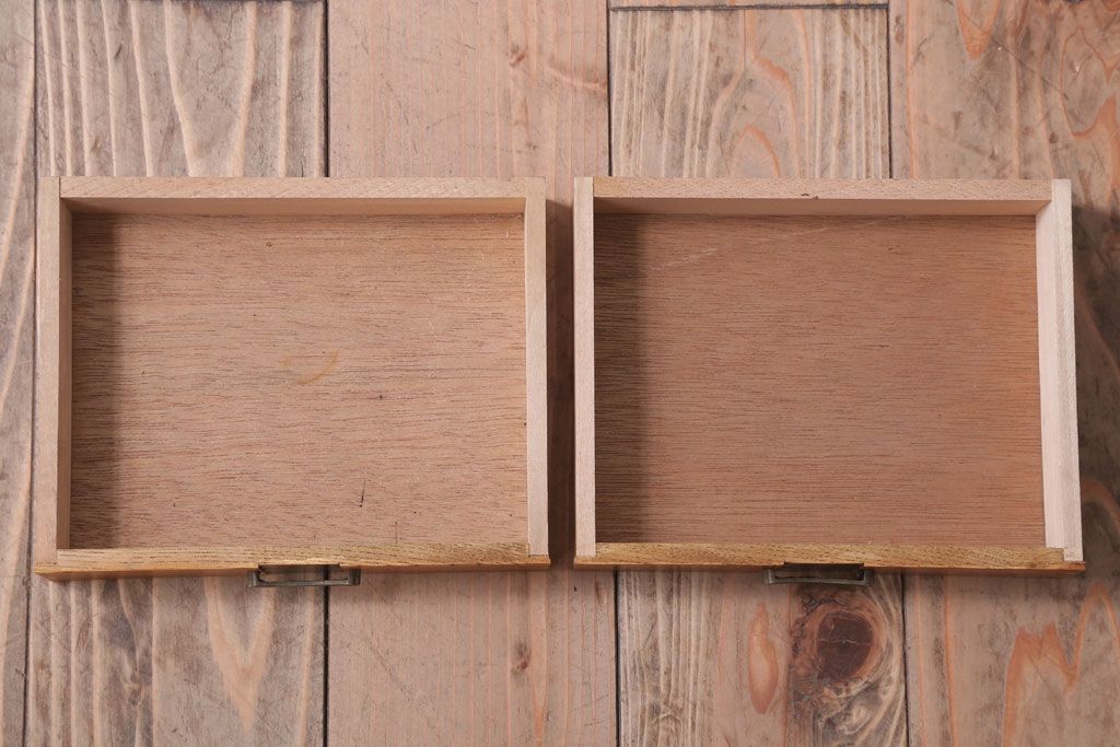 レトロ家具　昭和レトロ　引き出し2杯付き!小振りでレトロな本立て(2)