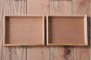 レトロ家具　昭和レトロ　引き出し2杯付き!小振りでレトロな本立て(2)