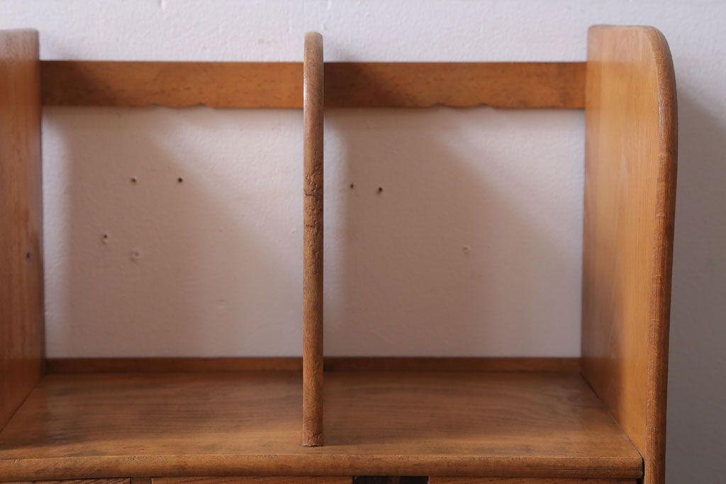 レトロ家具　昭和レトロ　引き出し2杯付き!小振りでレトロな本立て(2)