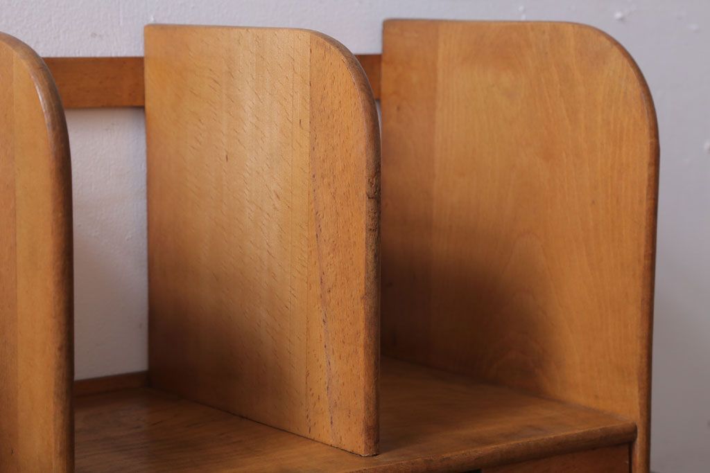 レトロ家具　昭和レトロ　引き出し2杯付き!小振りでレトロな本立て(2)