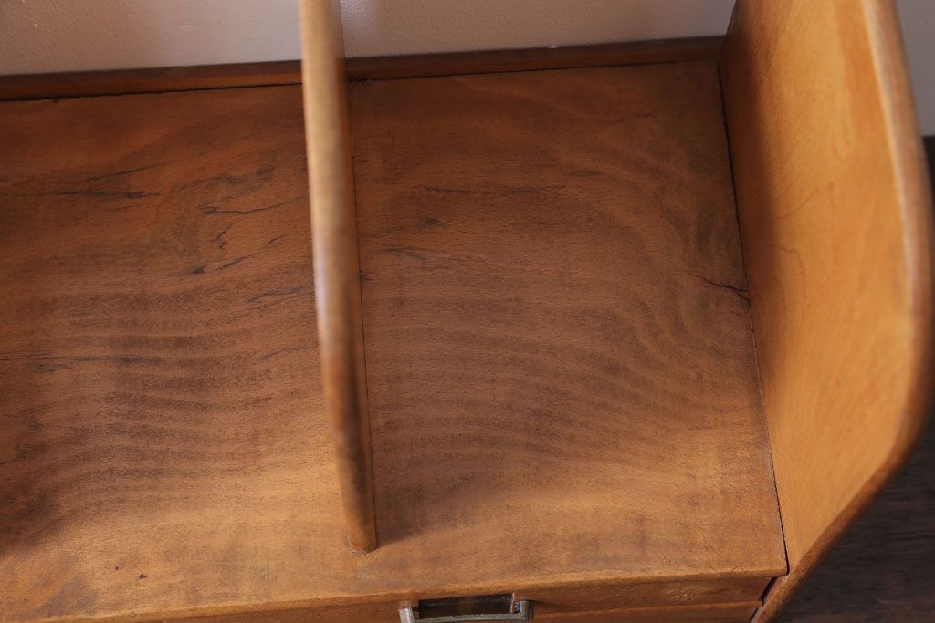 レトロ家具　昭和レトロ　引き出し2杯付き!小振りでレトロな本立て(2)