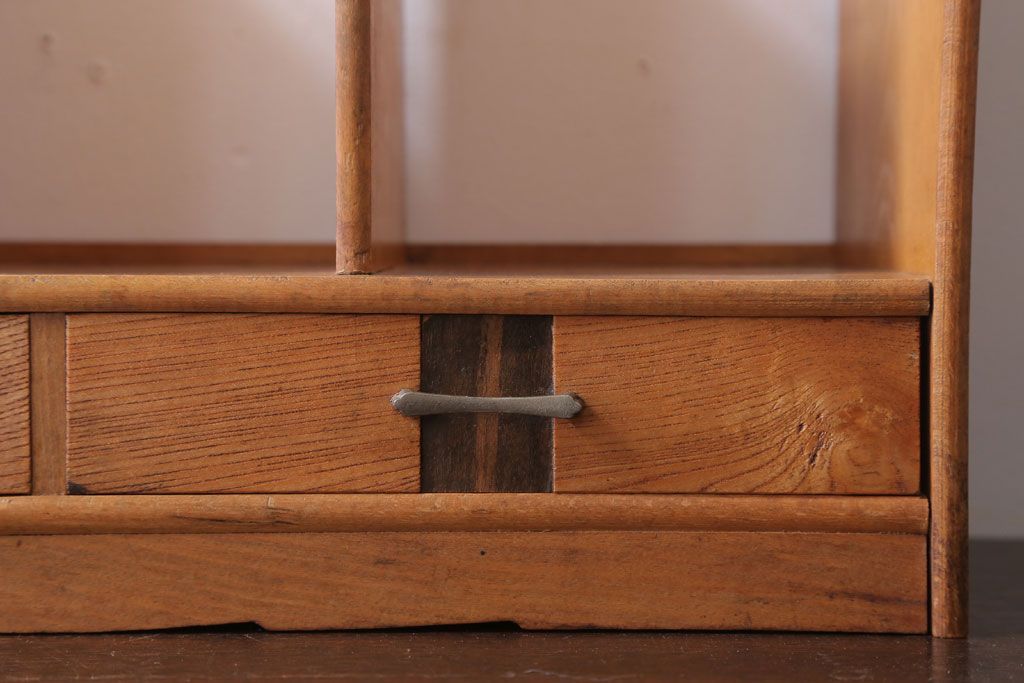 レトロ家具　昭和レトロ　引き出し2杯付き!小振りでレトロな本立て(2)