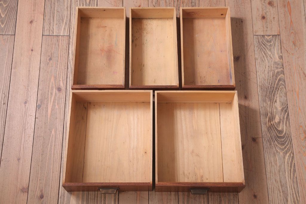 アンティーク家具　和製アンティーク　5杯引き出し付き!マス目収納棚