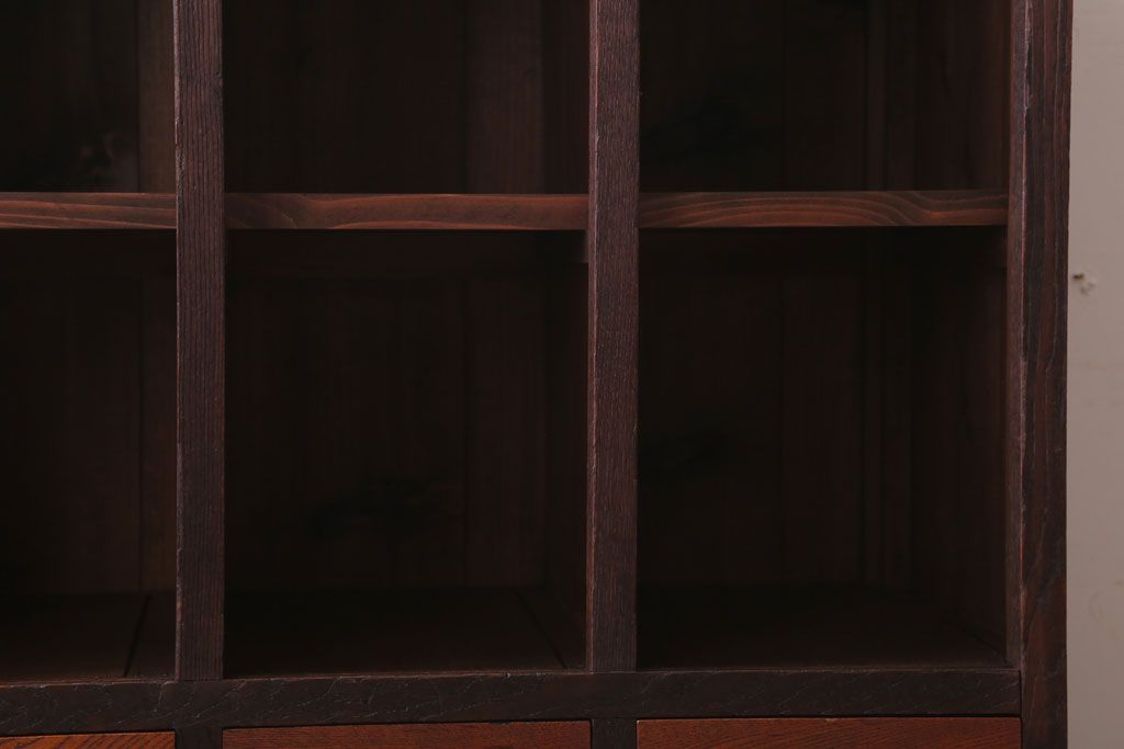 アンティーク家具　和製アンティーク　5杯引き出し付き!マス目収納棚