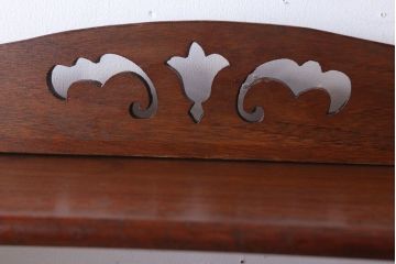 アンティーク家具　アンティーク　透かし彫り　古い木製の本棚(飾り棚・ブックシェルフ)