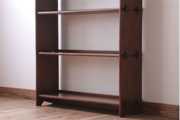 アンティーク家具　アンティーク　透かし彫り　古い木製の本棚(飾り棚・ブックシェルフ)