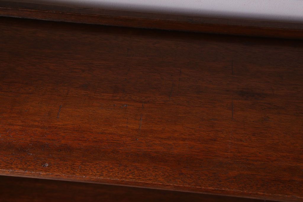 アンティーク家具　アンティーク　透かし彫り　古い木製の本棚(飾り棚・ブックシェルフ)