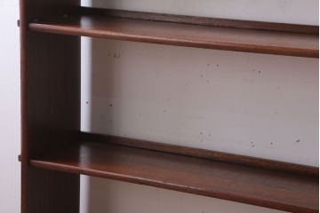 アンティーク家具　アンティーク　透かし彫り　古い木製の本棚(飾り棚・ブックシェルフ)