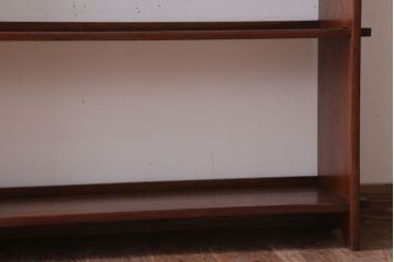 アンティーク家具　アンティーク　透かし彫り　古い木製の本棚(飾り棚・ブックシェルフ)