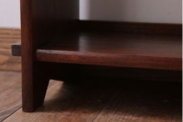 アンティーク家具　アンティーク　透かし彫り　古い木製の本棚(飾り棚・ブックシェルフ)