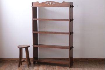 アンティーク家具　アンティーク　透かし彫り　古い木製の本棚(飾り棚・ブックシェルフ)