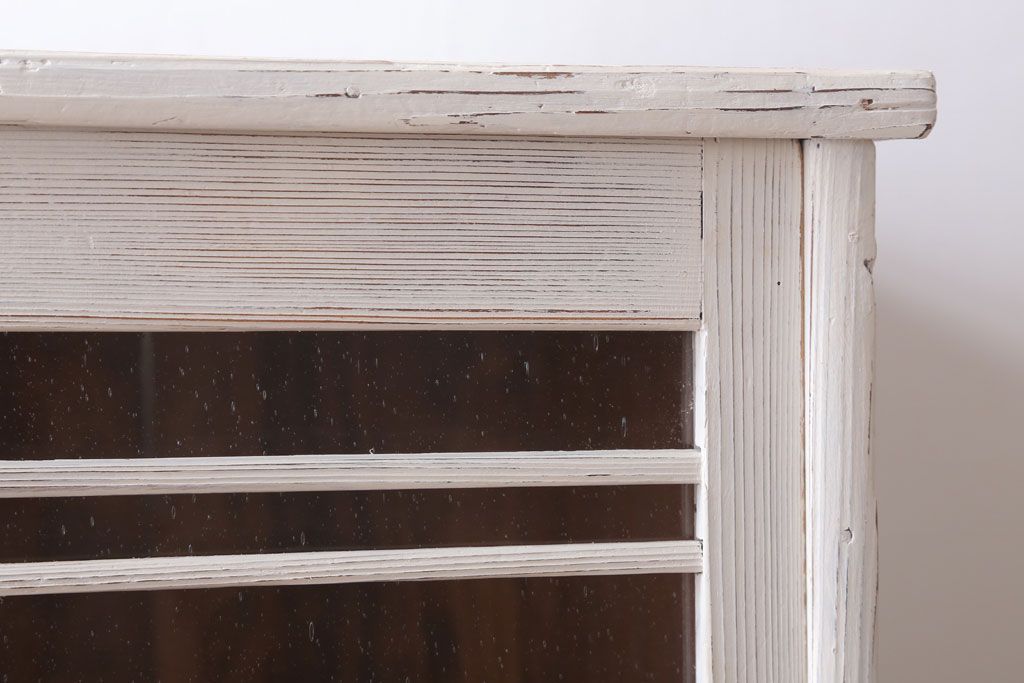 アンティーク家具　アンティークペイント　気泡ガラス引き戸のキャビネット(収納棚)