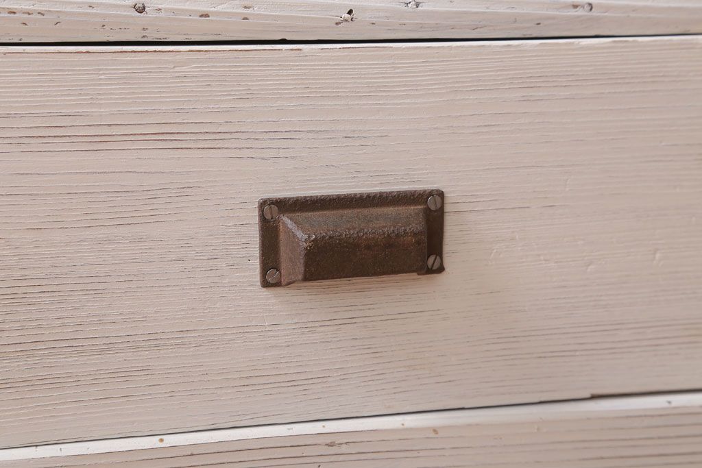 アンティーク家具　アンティークペイント　気泡ガラス引き戸のキャビネット(収納棚)