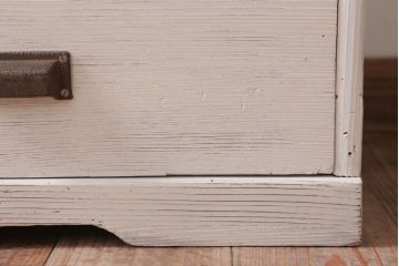 アンティーク家具　アンティークペイント　気泡ガラス引き戸のキャビネット(収納棚)