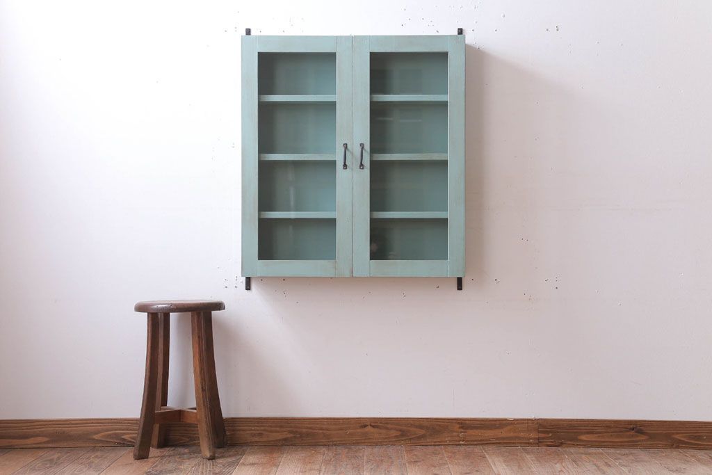 アンティーク家具　アンティークペイント　古い木のシンプルな壁掛け戸棚(2)