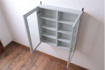 アンティーク家具　アンティークペイント　気泡ガラス入り!シンプルな縦型の壁掛け戸棚(2)