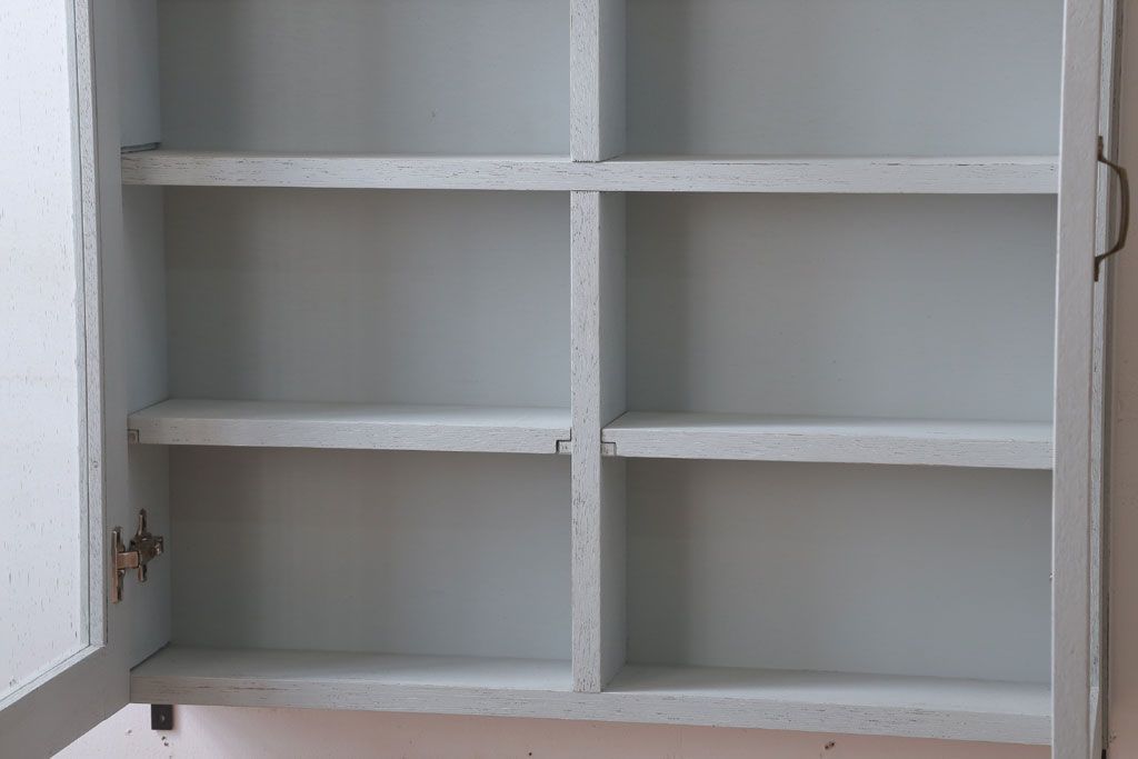 アンティーク家具　アンティークペイント　気泡ガラス入り!シンプルな縦型の壁掛け戸棚(2)