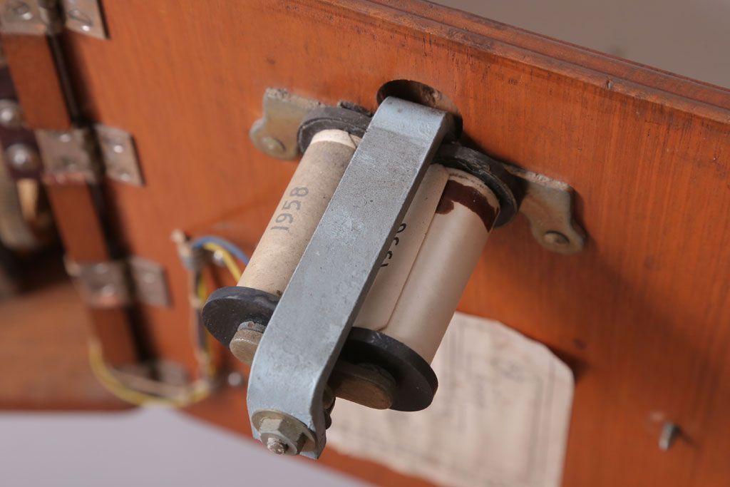 アンティーク雑貨　昭和レトロ　中与通信機製作所　デルビル磁石式　壁掛け電話機(鉄道用?)