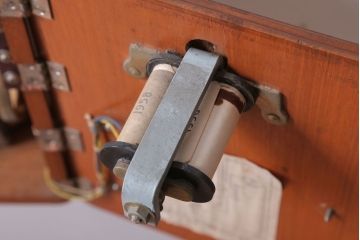 アンティーク雑貨　昭和レトロ　中与通信機製作所　デルビル磁石式　壁掛け電話機(鉄道用?)