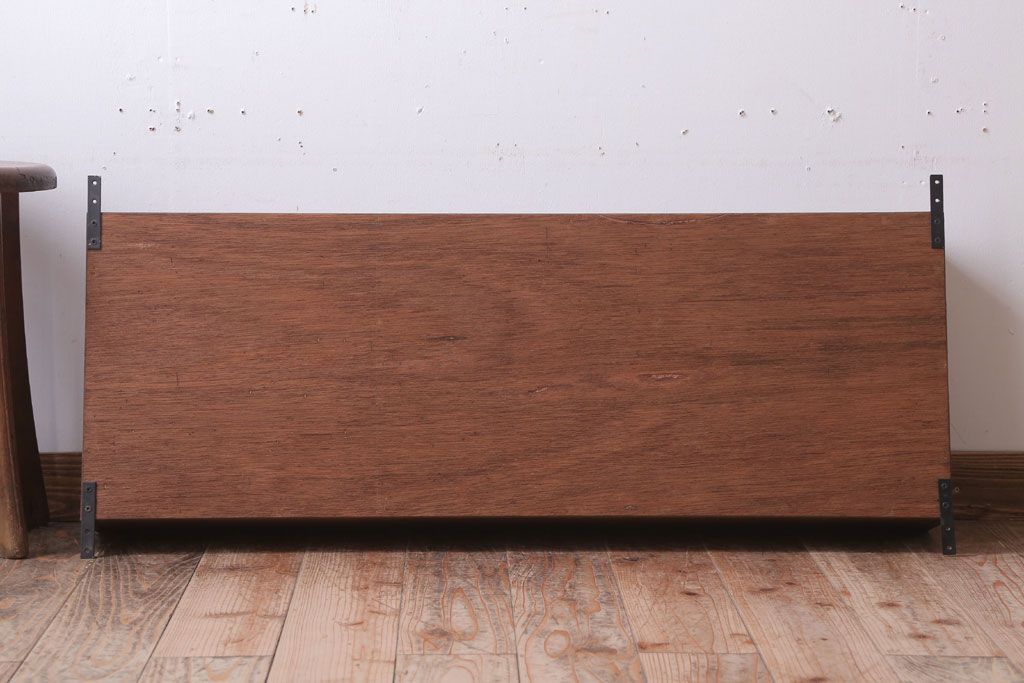 アンティーク家具　アンティーク　3つ扉の壁掛け横型キャビネット(収納棚)(1)